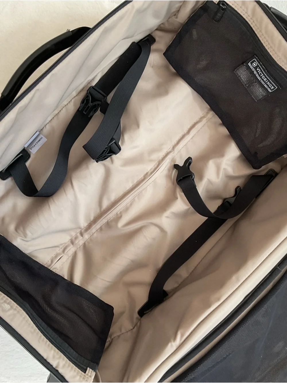 Victorinox Mobilizer NXT 5.0 Ultra Light 21” Carry-On Rollaboard